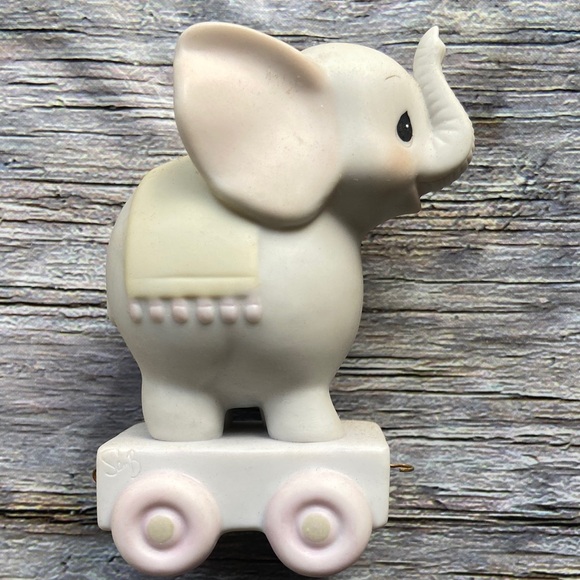 Vintage Precious Moments Birthday Train 4th Birthday Elephant with Box - Picture 3 of 15